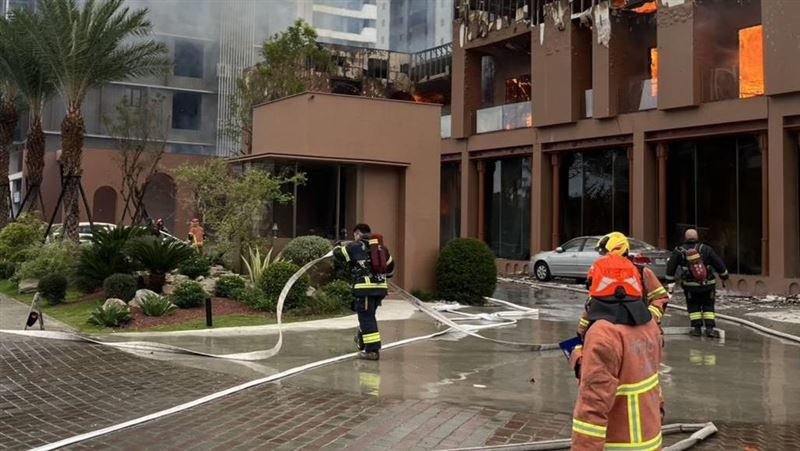 「華固譽誠」發生火警，華固總經理洪嘉昇表示，建案仍如期銷售，預約客如果不介意，可轉向代銷公司總部進行數位看屋。（圖／翻攝畫面）