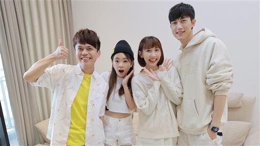 同框范姜粿粿　蔡阿嘎曬6合照：不寒而慄