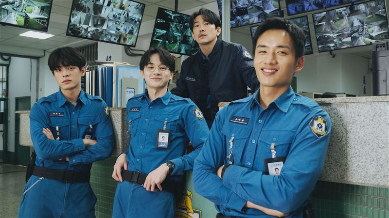 施名帥秀傷疤下馬威　張軒睿被罵「廚餘」