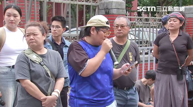 花蓮光復部落團體在立院外表達訴求。（圖／翻攝畫面）