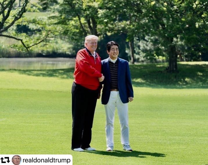 《安倍晉三回憶錄》曝光川普為人，投其所好萬事好說，尊重是他的罩門。（圖／翻攝自IG @shinzoabe）