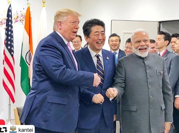 《安倍晉三回憶錄》曝光川普為人，投其所好萬事好說，尊重是他的罩門。（圖／翻攝自IG @shinzoabe）