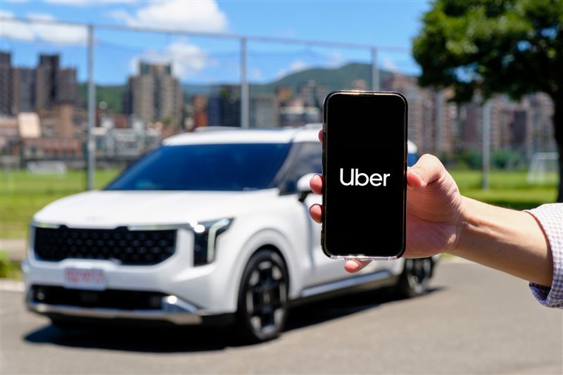 Uber 再次與台灣高鐵合作，為 Uber App 及高鐵用戶提供更多乘車優惠活動。（圖／Uber提供）