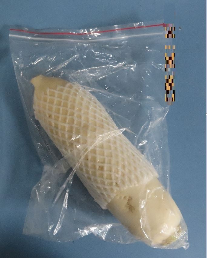 愛買臺南店的白蘿蔔,檢出農藥可尼丁(Clothianidin) 0.12 ppm,不符規定。(圖/食藥署提供)