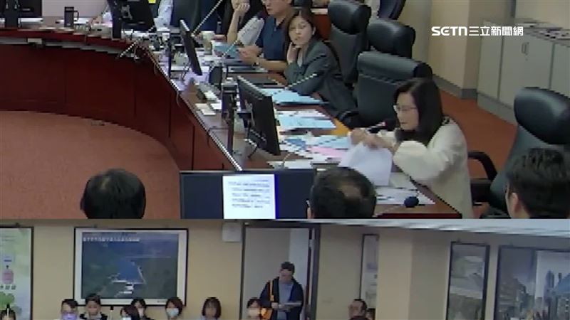 針對中央普發一萬，北市府提出的行銷案「只有半張A4」，秦慧珠氣到當場撕文件