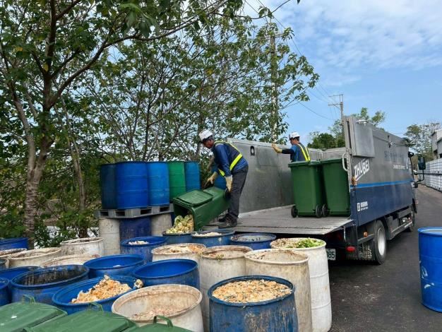 新竹縣政府環保局今（30日）公告，自即日起至廚餘禁止餵飼豬隻解禁為止，縣內家戶廚餘暫停收運。（圖／新竹縣政府提供）
