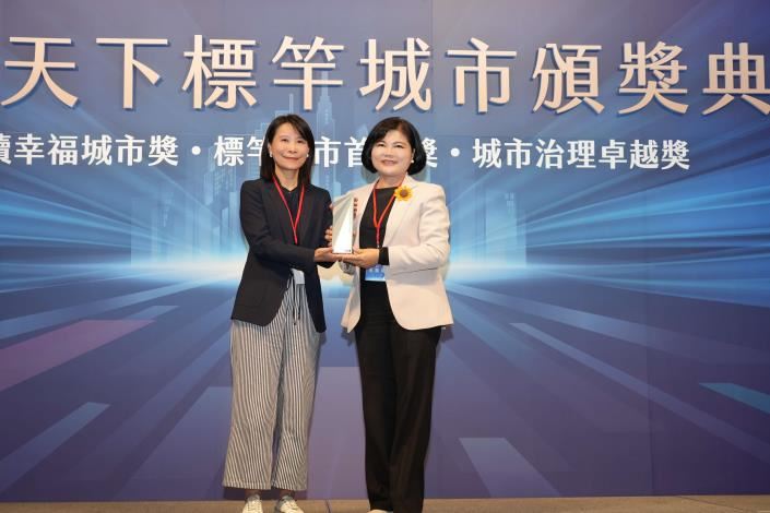 張麗善縣長在縣市首長施政滿意度躍升至最高等級「標竿組」。（圖／雲林縣政府提供）