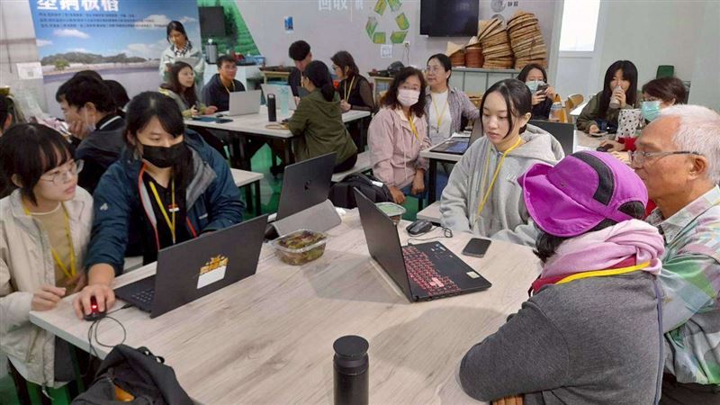 透過AI輔助設計,讓環教工作者在有限人力下仍能快速製作具吸引力的教材與推廣內容,提升環教場域的自我行銷力與社群觸及率。(圖/桃園電子報提供)