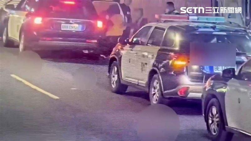 台北市警察局督察室搗破北投區中和街的麻將協會。（圖／翻攝畫面）