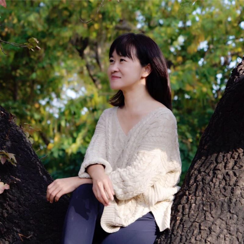 知名作家黃大米笑說,早知道當初買100張台積電股票。(圖/翻攝自黃大米臉書)