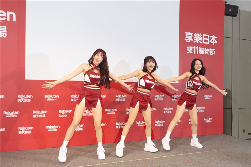 樂天女孩（左起）熊霓、Mika、Nikki（圖／樂天桃猿提供）