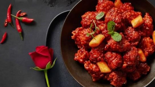 「깐부치킨（Kkanbu Chicken）」炸雞現在超級夯。（圖／翻攝自IG @kkanbu_official）