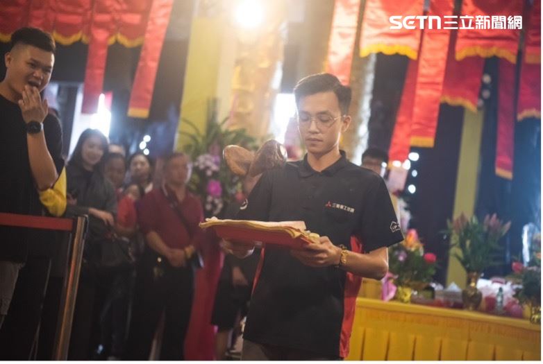 「鼎宸空調」余學斌擔任副爐主。(圖/攝影者陳乃瑋, 桃園護國宮提供)