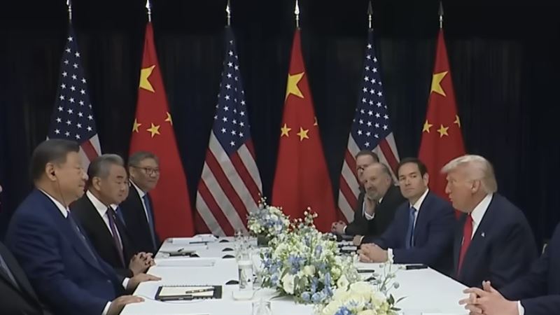 美中自川普第一任期以來大打貿易戰,總是陷入談了又打打了又談的輪迴,圖為2025年川習會。(圖/翻攝白宮官方YT)