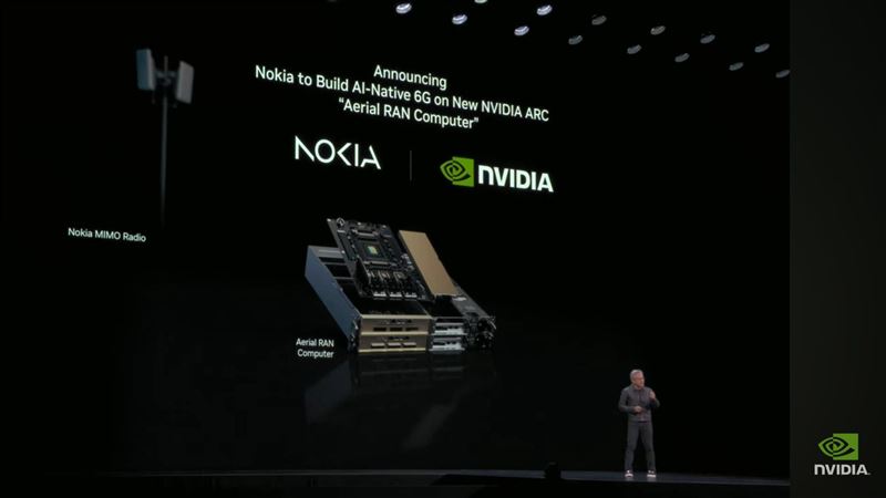 因連YT都被假帳號,演算法的關係,真的輝達官方帳號所推出的黃仁勳GTC DC 2025直播流量,竟輸給冒牌貨深偽影片逼真還原黃仁勳聲線與表情,引發全球對 AI 詐騙新型態的警覺。 (圖/翻攝自YT @Nvidia)