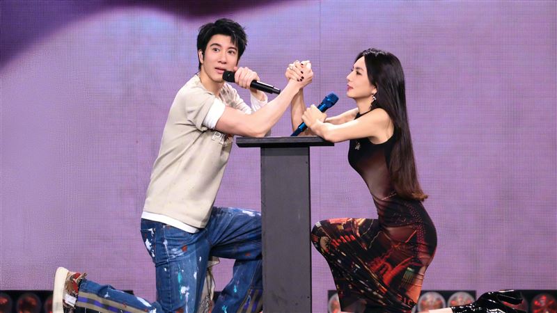 王力宏Ella飆唱經典歌 版權因素慘遭下架