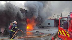 新北,淡水,鐵皮工廠,火警,消防局。（圖／翻攝畫面）