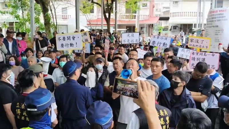 慰問金15萬僅發5萬?縣議員怒了:錢呢?