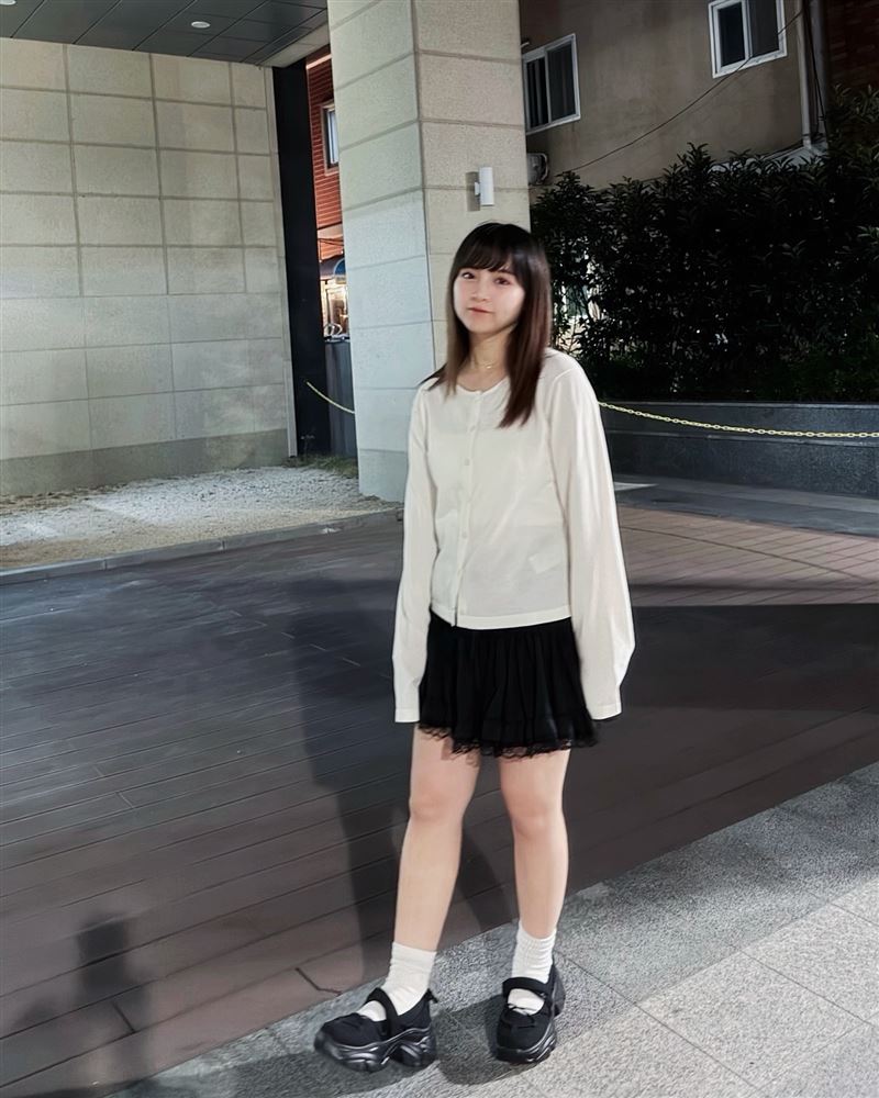 陳詩媛曬出孕照,網友稱讚完全看不出來有肚子。(圖/翻攝自IG @10yuan.0424)