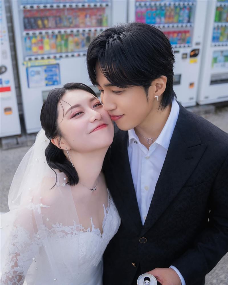 婁峻碩和焦凡凡夫妻在2025年舉辦婚禮,日前也剛宣布懷孕的喜訊。(圖/翻攝自IG @fan0914fan)