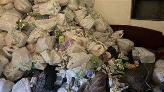 台中套房火警驚見垃圾山！超噁畫面曝光