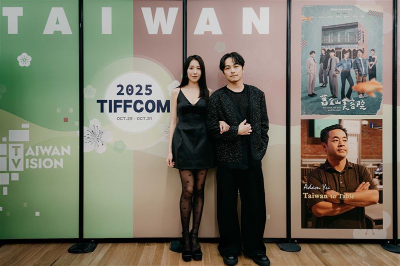 楊晴(左)、楊銘威現身東京宣傳新戲也大啖日本美食。（圖／TVBS提供）