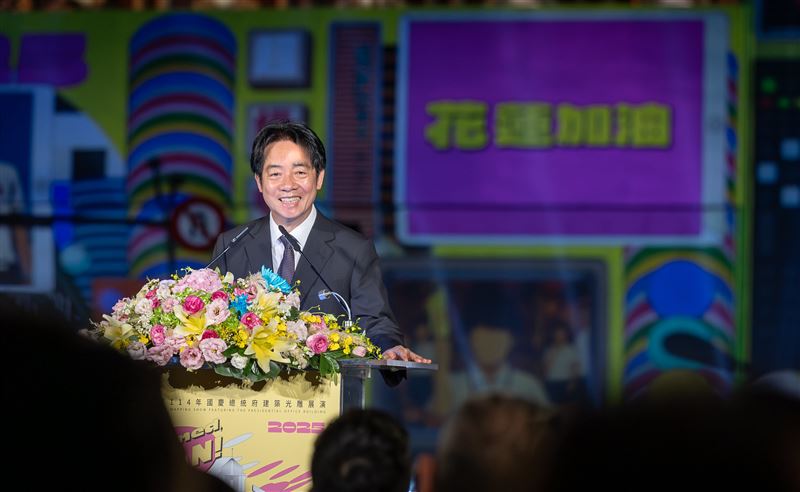 2025國慶總統府建築光雕展演日前在凱道登場時,賴清德也出席點燈儀式(圖/總統府提供)