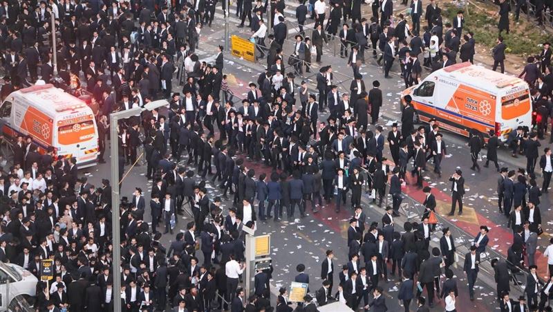 約20萬人名「哈雷迪」(Haredi/Haredim)的極端正統猶太教徒(ultra-Orthodox Jews)上街抗議徵兵制。(圖/翻攝自X平台 @Zionist_faithfu)
