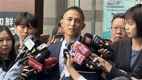 壯闊台灣聯盟創辦人吳怡農赴民進黨中央遞表，爭取參選台北市長（圖／記者劉秀敏攝影）