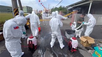 豬瘟案例場太髒!地板「卡糞10CM」全刮除