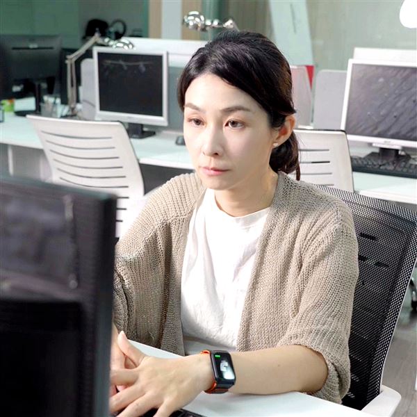 台灣超過六成上班族無法達標，平均每天坐超過9小時