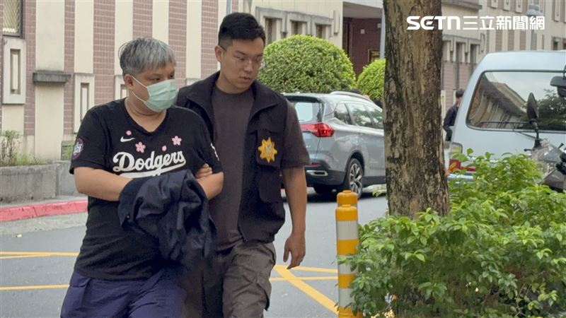 「全台最大黃牛」夫妻檔,丈夫劉旻岳獲70萬交保,竟又與妻子重操舊業。(圖/記者楊佩琪攝)