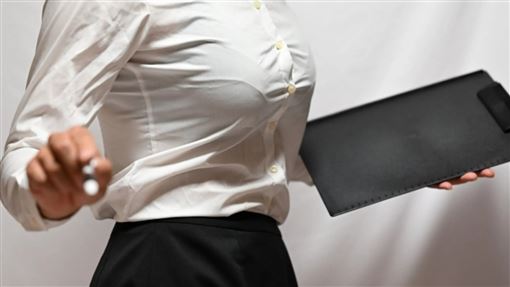 航空淫狼性侵酒醉學姐　炫耀手指：摸到了