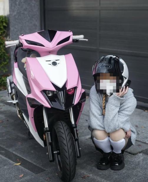 柯姓女子得知罰款金額恐突破5萬元,心情低落當場落淚。(圖/翻攝自當事人IG)