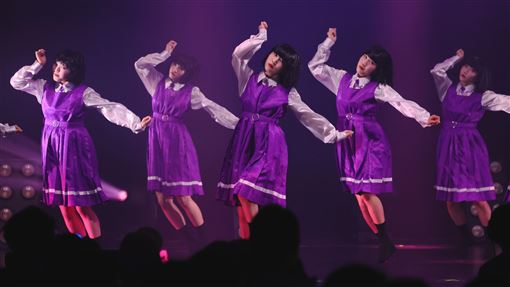 avantgardey中文繞口令　和尚端湯念到笑