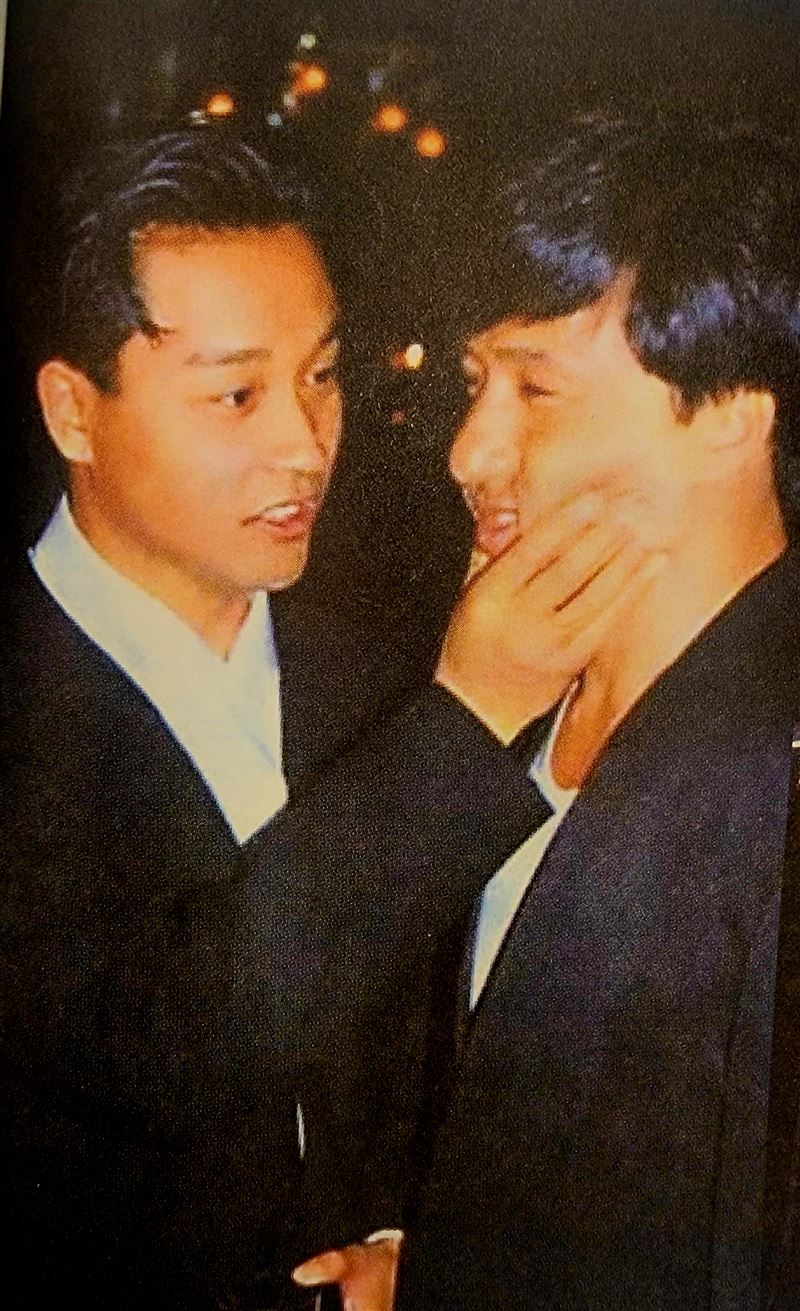 每年國曆10月10日是梅艷芳生日！成龍曝光對梅艷芳與張國榮的最後記憶，令人動容，引網友淚崩。（圖／翻攝自《我是成龍：60年光影記錄》）