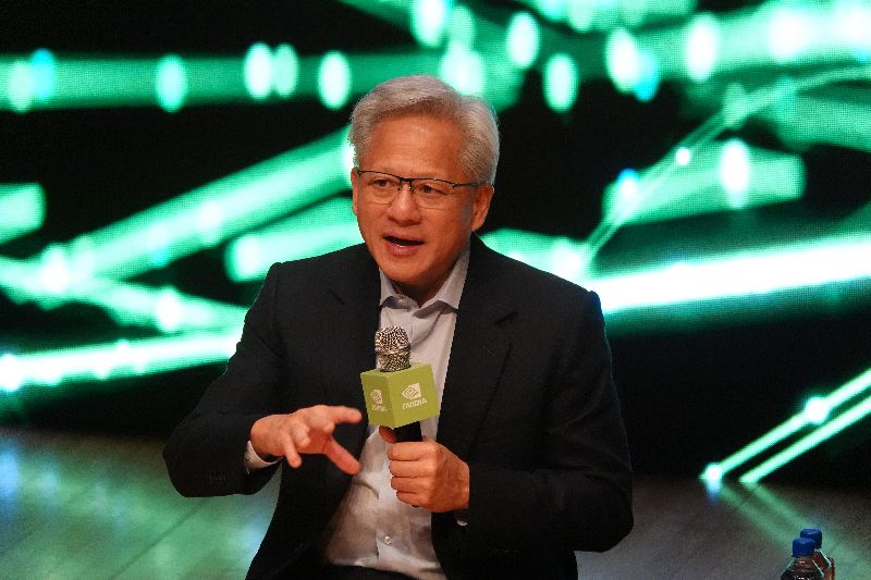 輝達執行長黃仁勳訪韓(1)人工智慧(AI)晶片龍頭輝達(NVIDIA)執行長黃仁勳宣布與韓國將有多項合作計畫