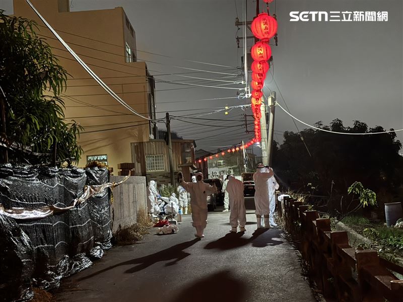 因「飼主住家與豬舍相連，大門口及車輛皆呈陽性反應」，不排除病毒早已進入室內。(圖/翻攝畫面)