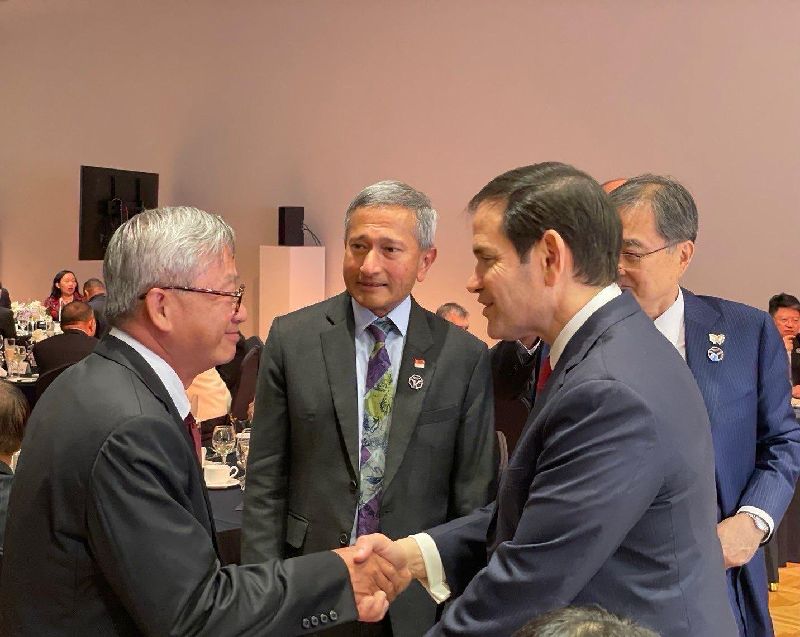 國科會主委吳誠文（左）與美國國務卿盧比歐（右）會面。（圖／中央社）