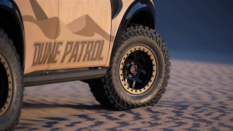Dune Patrol配上18吋青銅色AXIS防脫輪圈。（圖／翻攝Nissan網站）