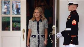 記者被禁自由進出新聞秘書李威特，與高層發言團隊所在的「上層媒體區」。（圖／翻攝自IG @karolineleavitt）