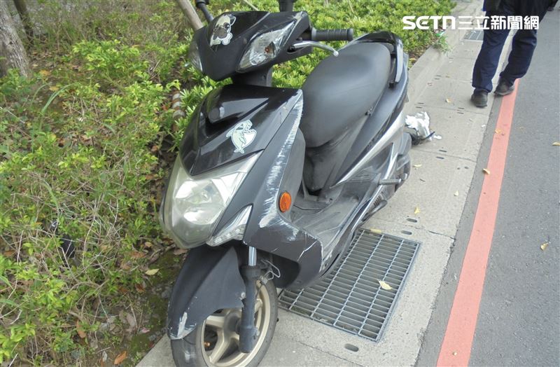 新北蔣姓司機駕駛大貨車行經環河西路時撞死王姓機車騎士。（圖／翻攝畫面）