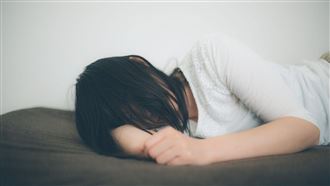 色男清晨染指女童　竟辯稱「不小心」