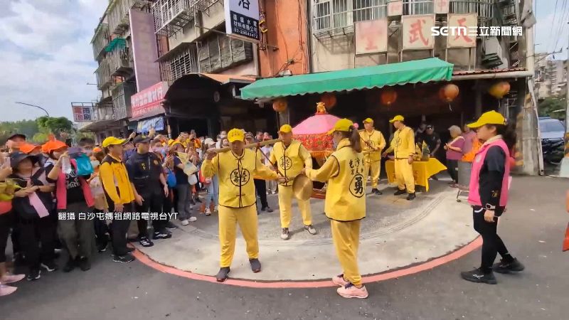 白沙屯媽祖「粉紅超跑」席捲新北