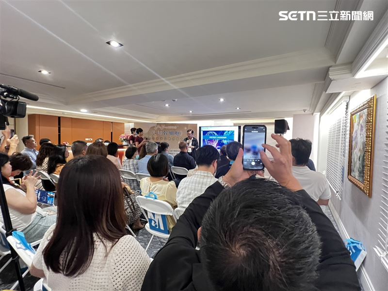 宣明智舉辦新書發表簽名會,是中部唯一一場,眾多企業家與醫界重量級人士出席。(圖/翻攝畫面)