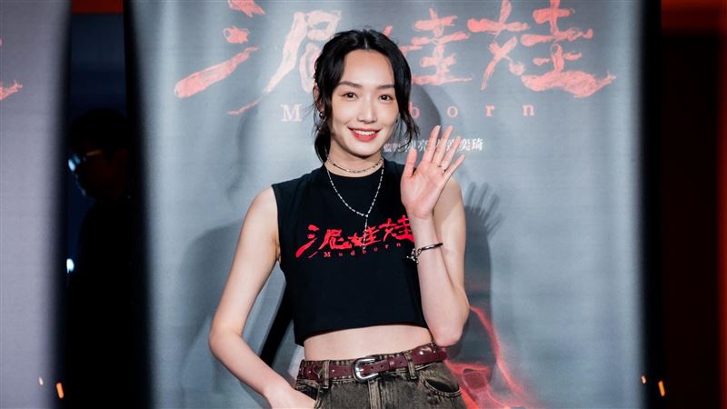 蔡思韵戴婚戒首露面　曝求婚細節有點生氣