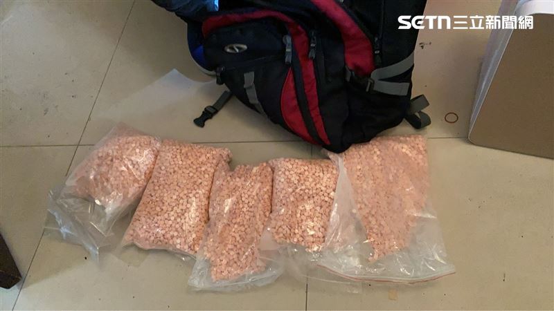 新北黃男寄住胞姊家，卻將房間改成毒品分裝場。（圖／翻攝畫面）