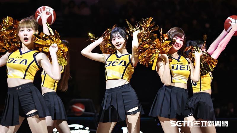 PS女孩新成員珮含跳開場舞。（圖／記者劉彥池攝影）