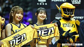 PS女孩新成員珮含應援初登場獻給中信特攻。（圖／記者劉彥池攝影）
