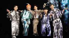 理想混蛋「不是因為天氣晴朗才見面」台北小巨蛋演唱會D1。韋禮安。（圖／何樂音樂提供）